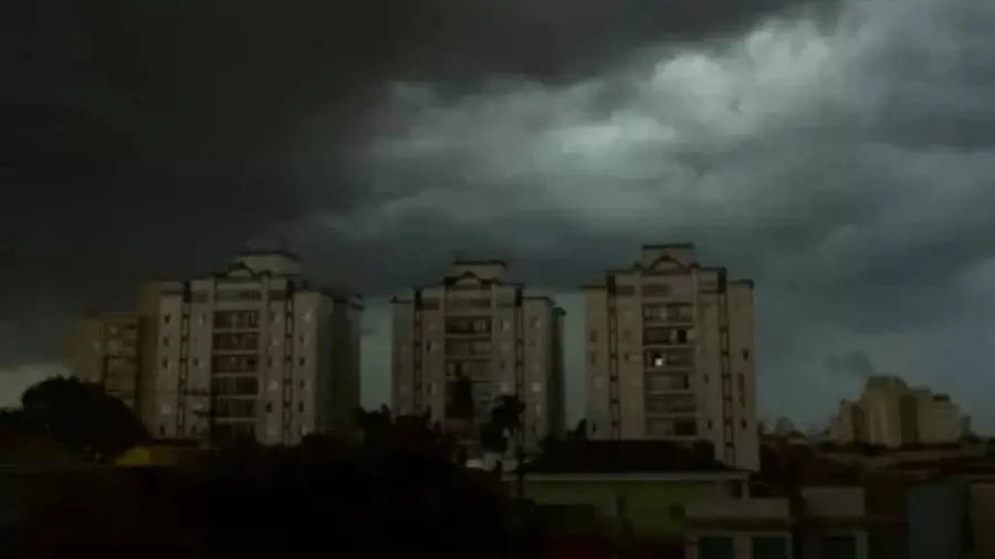 Temporais aumentam procura por seguro residencial no Paraná e abrem espaço para corretores ampliarem carteira